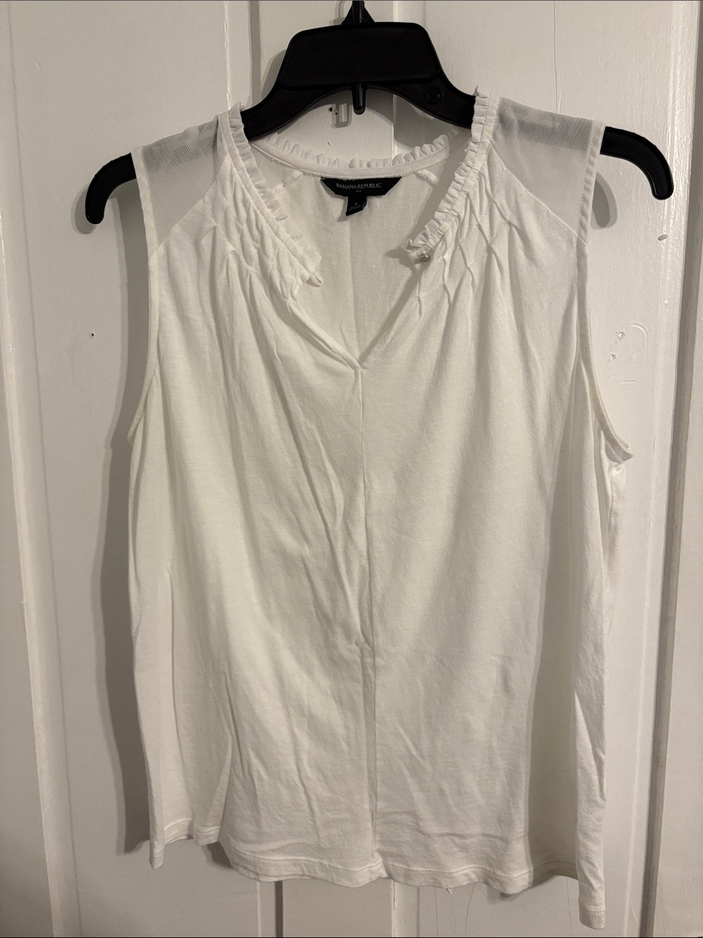 Banana Republic White Sleeveless V-Neck Camisole